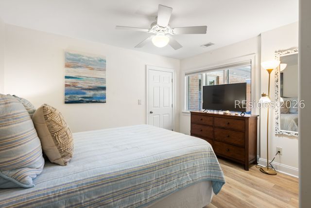 2 Nighthawk St, Hilton Head Island, SC 29928