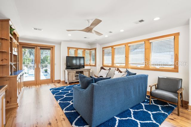 2 Nighthawk St, Hilton Head Island, SC 29928