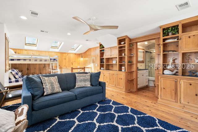 2 Nighthawk St, Hilton Head Island, SC 29928