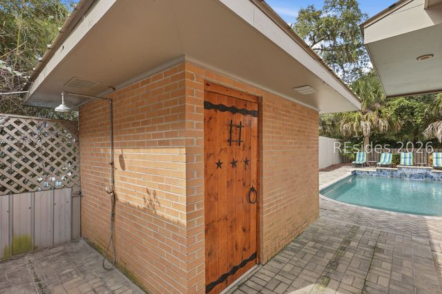 2 Nighthawk St, Hilton Head Island, SC 29928