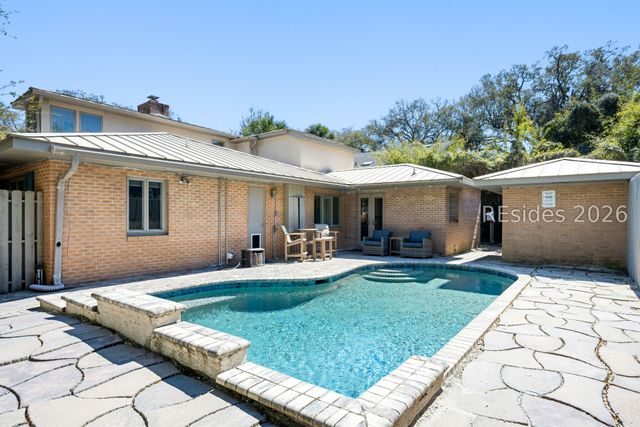 2 Nighthawk St, Hilton Head Island, SC 29928