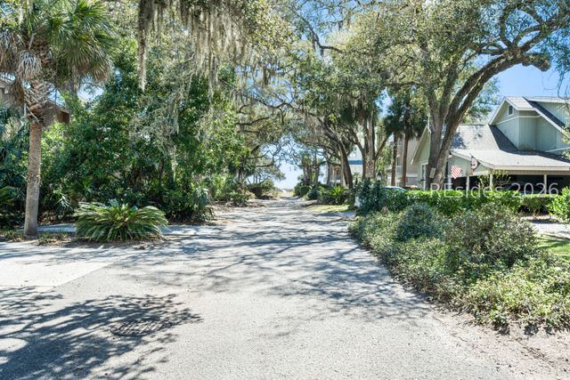 2 Nighthawk St, Hilton Head Island, SC 29928