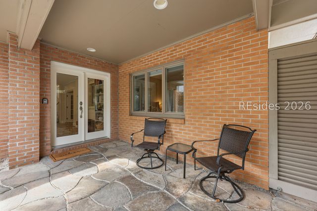 2 Nighthawk St, Hilton Head Island, SC 29928