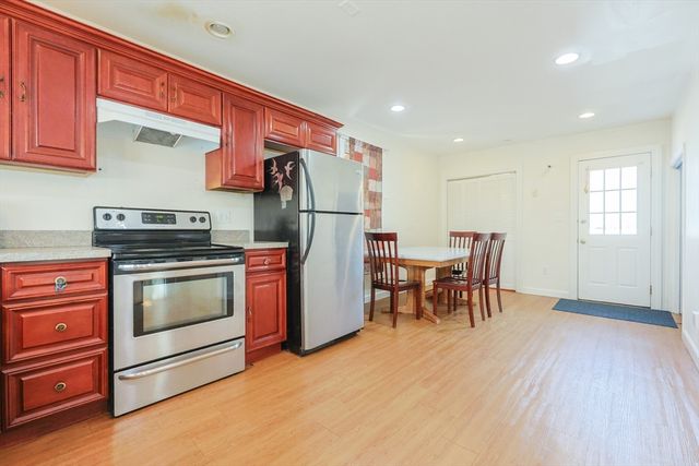 35 Miller Stile Rd, Quincy, MA 02169