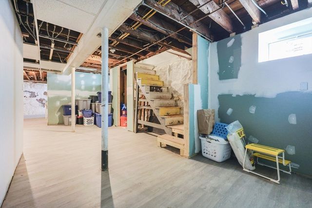 35 Miller Stile Rd, Quincy, MA 02169