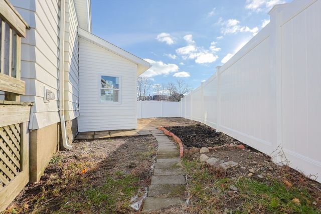 35 Miller Stile Rd, Quincy, MA 02169
