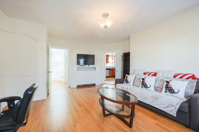 35 Miller Stile Rd, Quincy, MA 02169