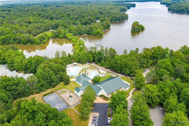 318 Water Pointe Ln, Midlothian, VA 23112