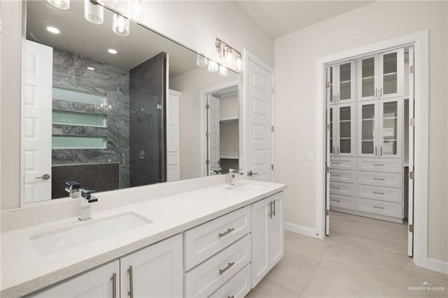 3705 Noronha Drive, Edinburg, TX 78542