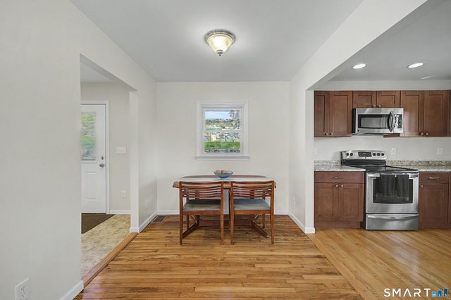 11 Candlewood Springs, New Milford, CT 06776