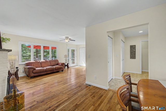 11 Candlewood Springs, New Milford, CT 06776