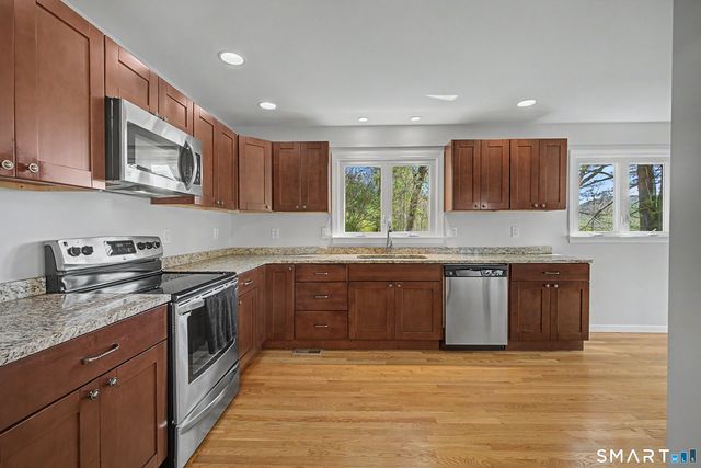 11 Candlewood Springs, New Milford, CT 06776