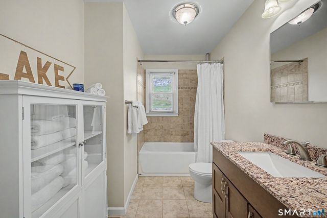 11 Candlewood Springs, New Milford, CT 06776