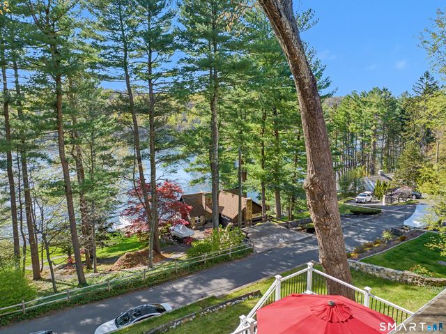 11 Candlewood Springs, New Milford, CT 06776