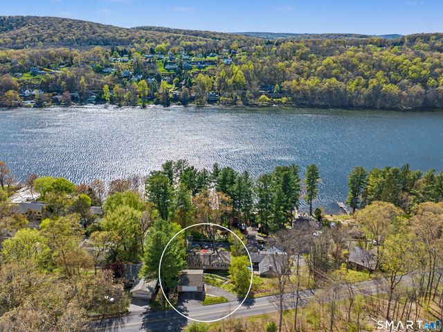 11 Candlewood Springs, New Milford, CT 06776