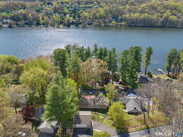 11 Candlewood Springs, New Milford, CT 06776