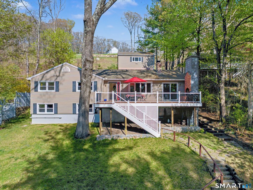 11 Candlewood Springs, New Milford, CT 06776