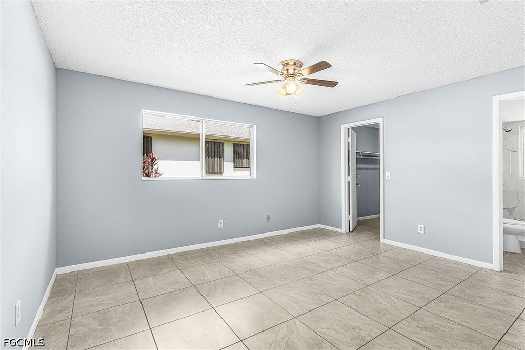Image 10 of property listing at 1435 SE 14th ST, Cape Coral, FL 33990