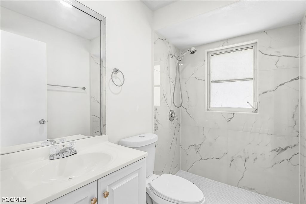 Image 12 of property listing at 1435 SE 14th ST, Cape Coral, FL 33990