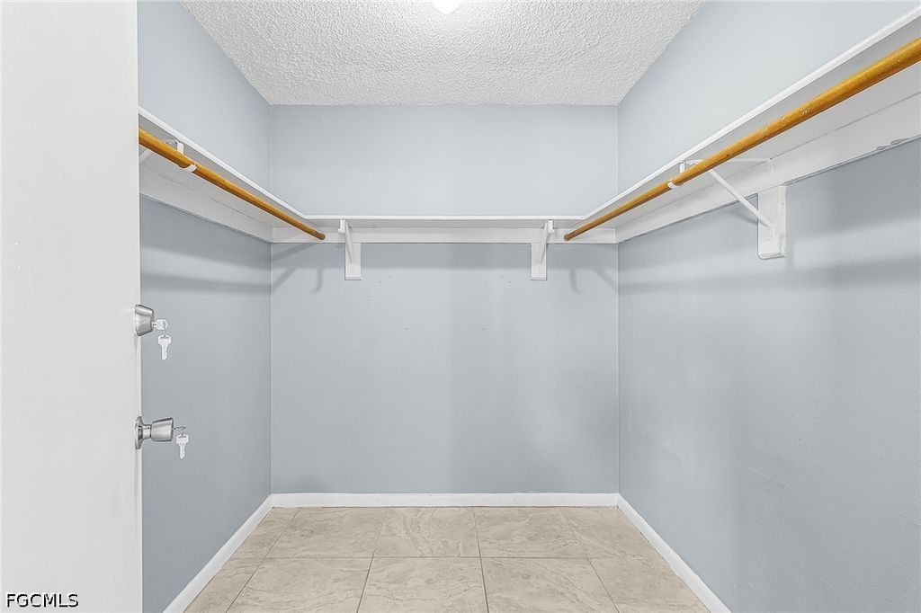 Image 13 of property listing at 1435 SE 14th ST, Cape Coral, FL 33990