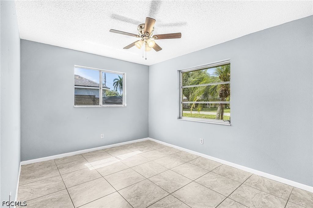 Image 14 of property listing at 1435 SE 14th ST, Cape Coral, FL 33990