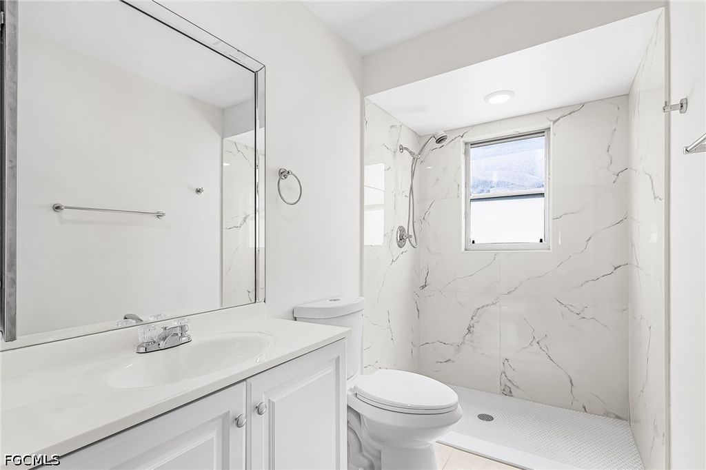 Image 16 of property listing at 1435 SE 14th ST, Cape Coral, FL 33990