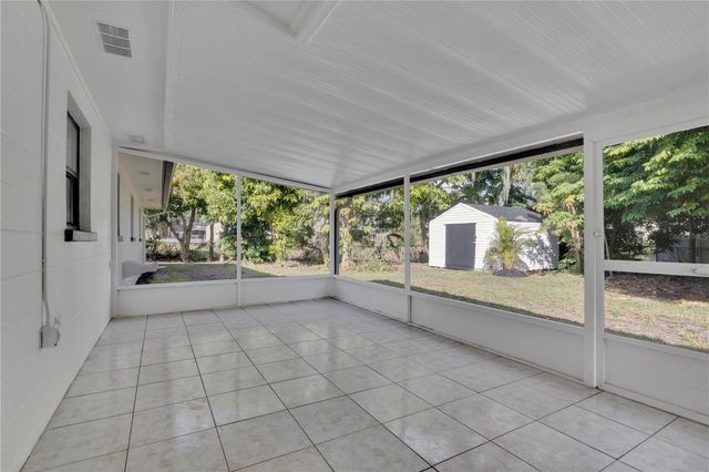 1033 WILDWOOD W, Lakeland, FL 33801