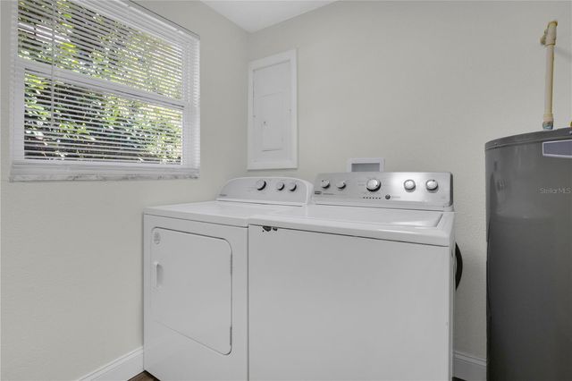 1033 WILDWOOD W, Lakeland, FL 33801