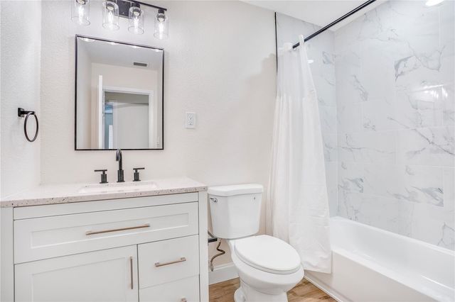 1033 WILDWOOD W, Lakeland, FL 33801