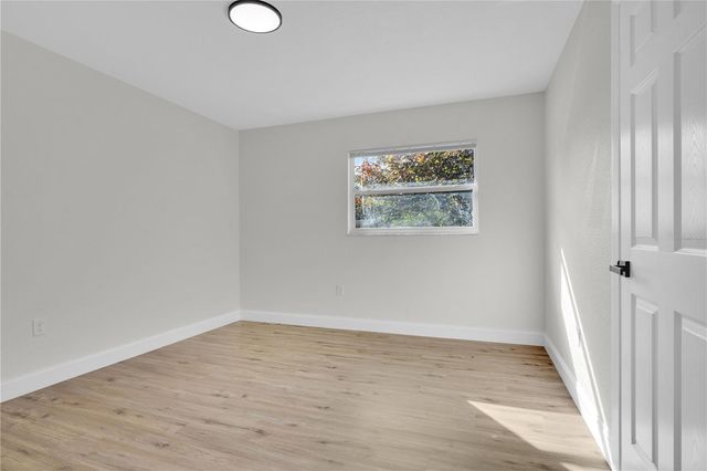 1033 WILDWOOD W, Lakeland, FL 33801