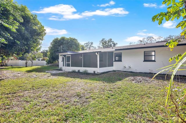 1033 WILDWOOD W, Lakeland, FL 33801