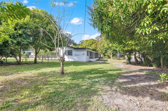 1033 WILDWOOD W, Lakeland, FL 33801