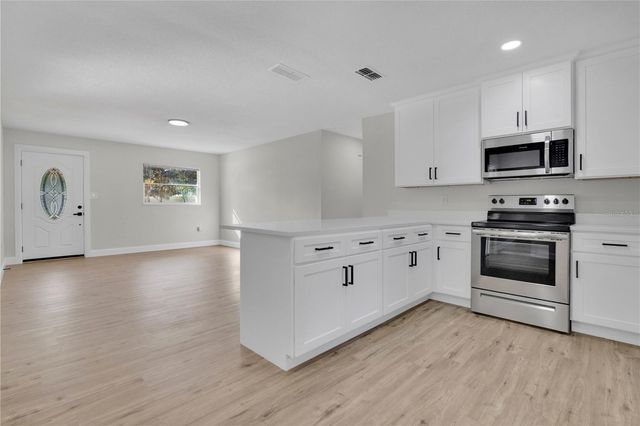 1033 WILDWOOD W, Lakeland, FL 33801