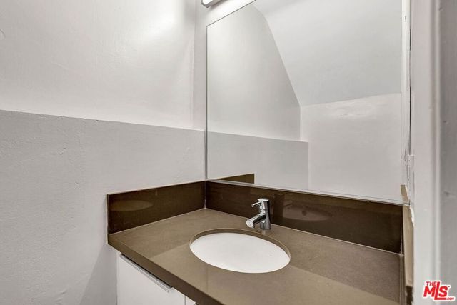 831 2nd Street, Santa Monica, CA 90403