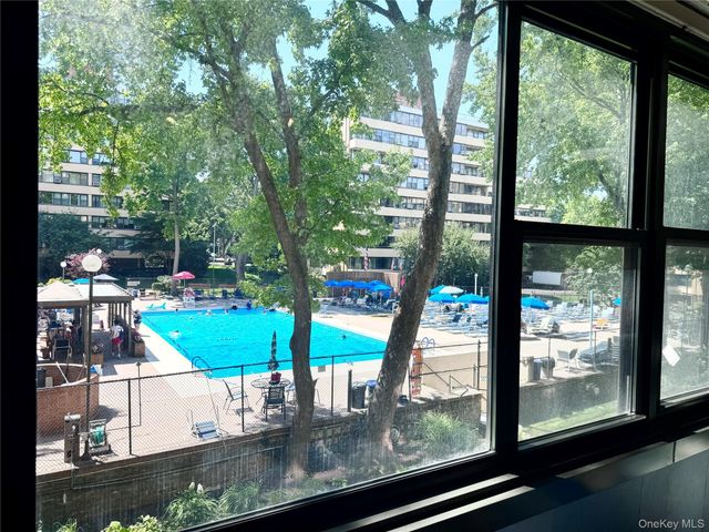 10-10 166 Street 3A, Beechhurst, NY 11357