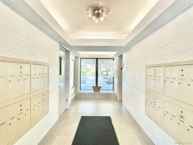 10-10 166 Street 3A, Beechhurst, NY 11357