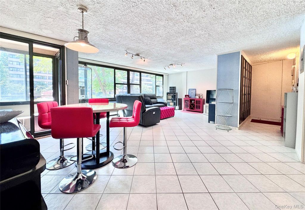 10-10 166 Street 3A, Beechhurst, NY 11357