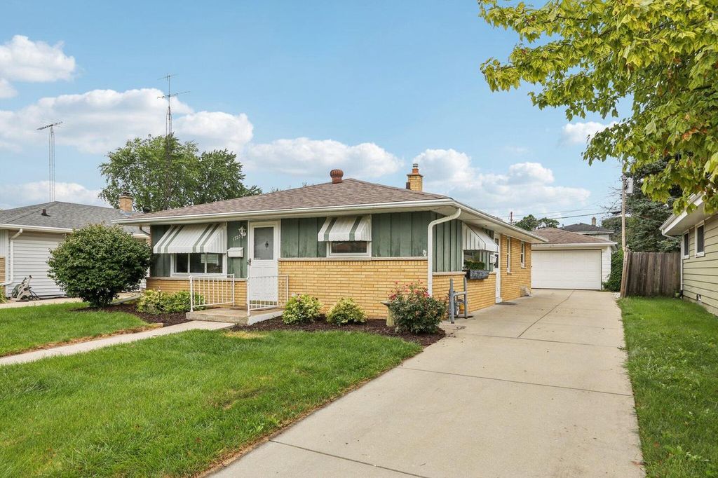 1723 West Lawn AVENUE, Racine, WI 53405