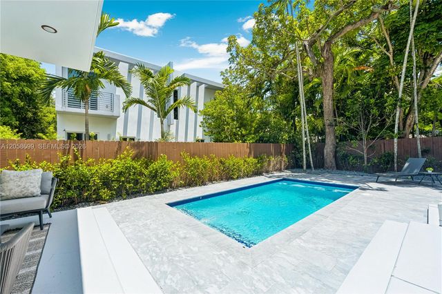 3350 SW 28th Ter, Miami, FL 33133