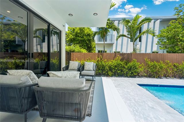 3350 SW 28th Ter, Miami, FL 33133