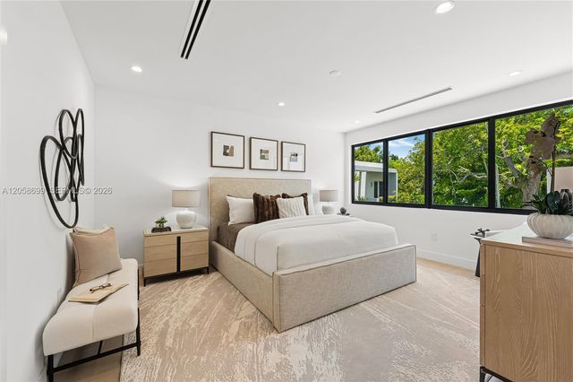 3350 SW 28th Ter, Miami, FL 33133