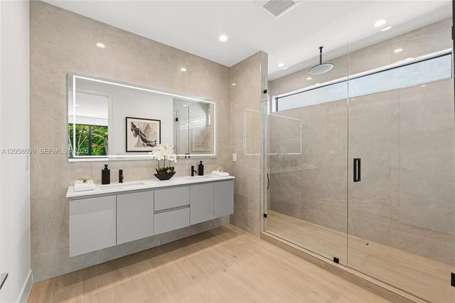 3350 SW 28th Ter, Miami, FL 33133