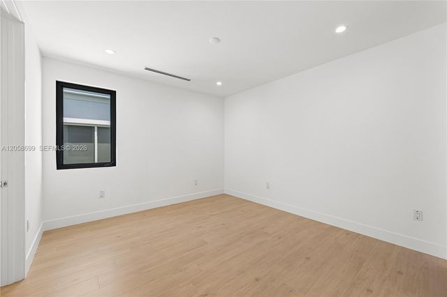 3350 SW 28th Ter, Miami, FL 33133