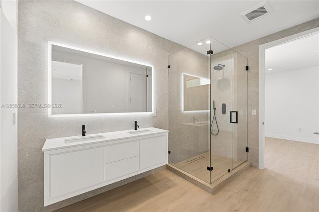 3350 SW 28th Ter, Miami, FL 33133