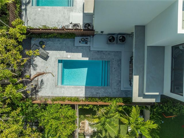 3350 SW 28th Ter, Miami, FL 33133