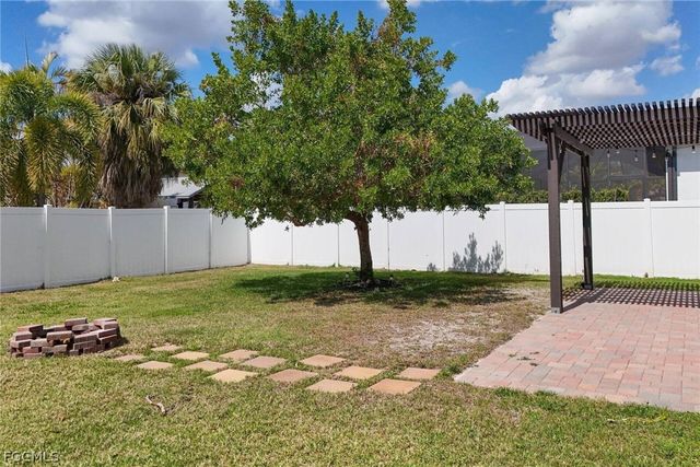 2600 SW 17th PL, Cape Coral, FL 33914