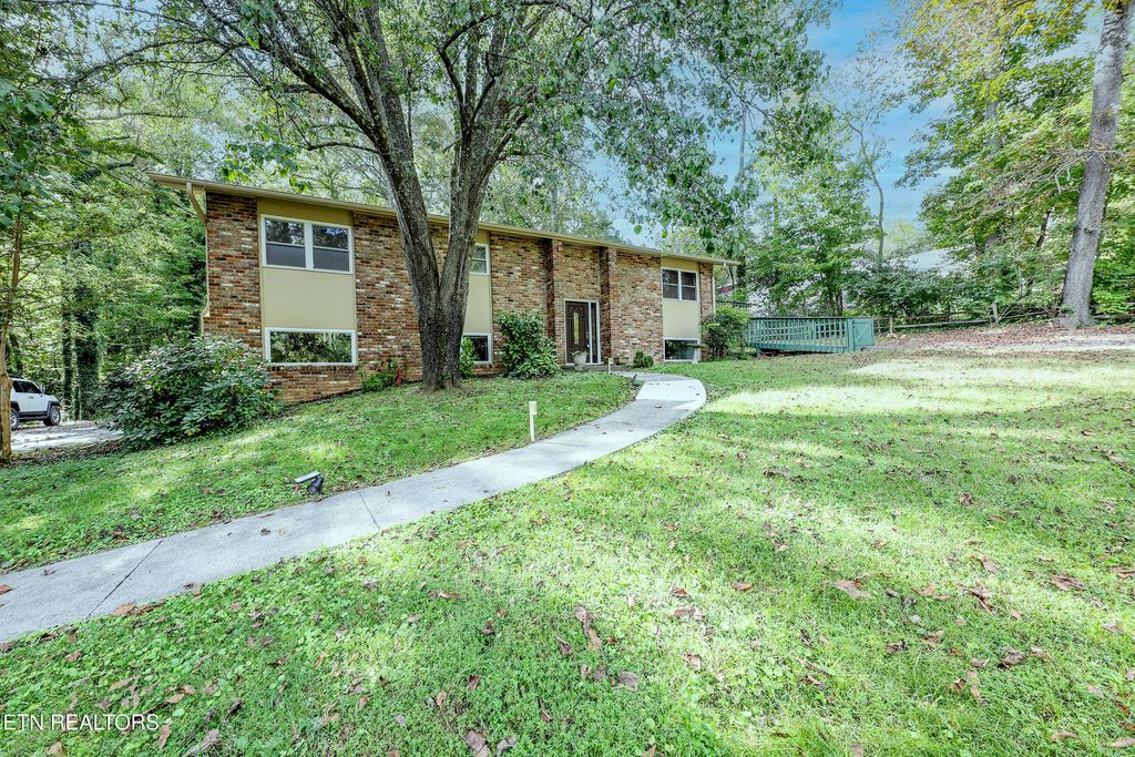 102 Norway Lane, Oak Ridge, TN 37830
