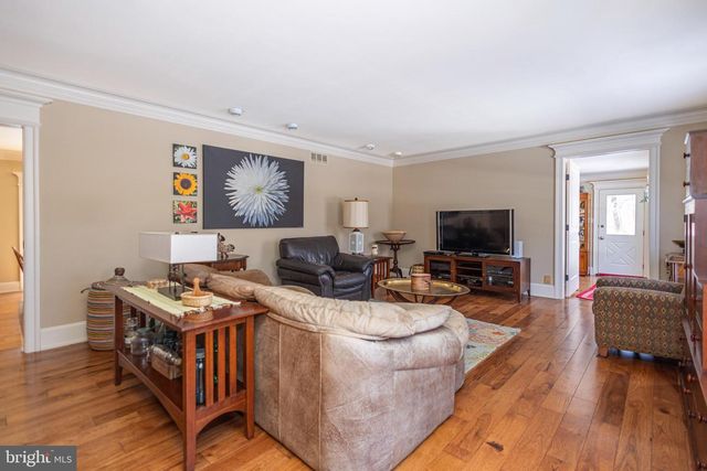 196 AQUEDUCT RD, Washington Crossing, PA 18977