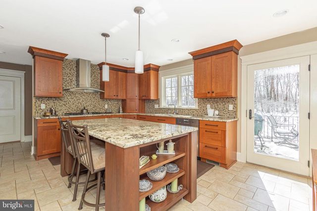 196 AQUEDUCT RD, Washington Crossing, PA 18977