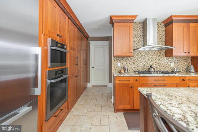 196 AQUEDUCT RD, Washington Crossing, PA 18977